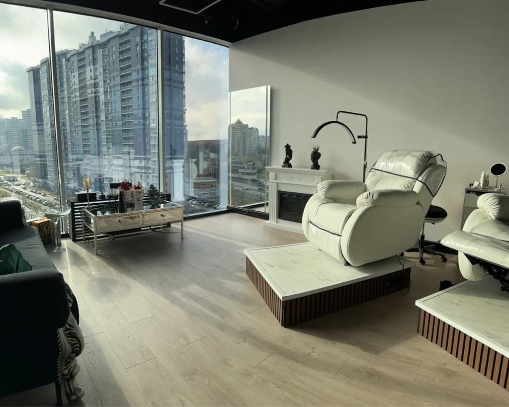 Kristina Li beauty studio