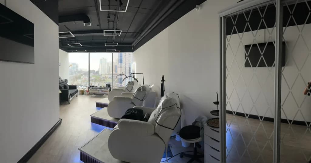 Kristina Li beauty studio