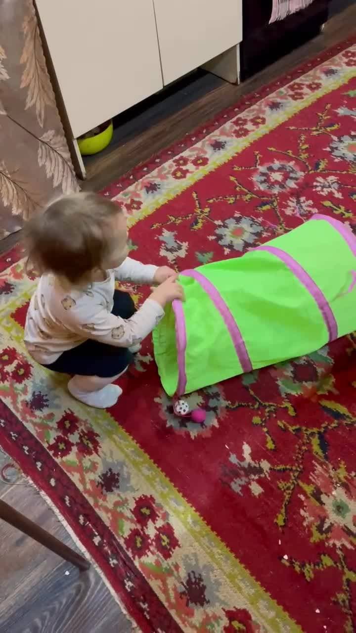 Приехали к дедушке в деревню ☺️
Теперь я точно знаю что моя дочь кошка 😂
#семья #дети #деревня #кошка #игры