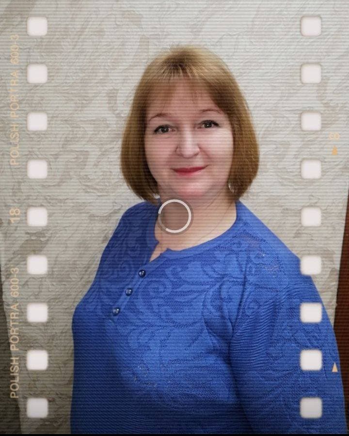 Изменить 🤔
Оставить всё, как есть🤔🤔🤔
Качели в мыслях пролетели
Решиться, сделать шаг вперёд🚀 мне страшно 😧
А здравый смысл лишь наблюдает , куда качели приведут
Куда, куда вы полетели? Качели, мысли, суета
Ведь Сбылось всё, о чем мечтала
Да, ты хотела, ты и получила
Чего теперь сердчать
А жизнь ведь это интересный сериал
Где в главной роли Ты 🎬
Конечно Изменить
Я продолжаю жизни сериал🎥