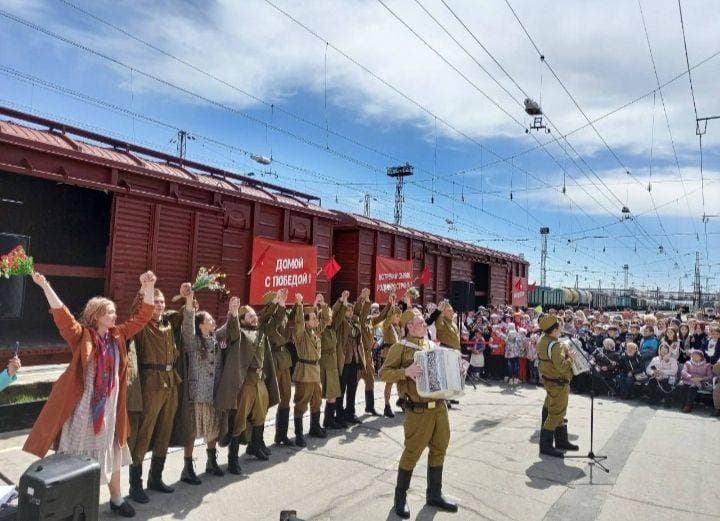,,Поезд победы"сегодня был в Кургане на ж/д вокзале 🚂🎈🪅