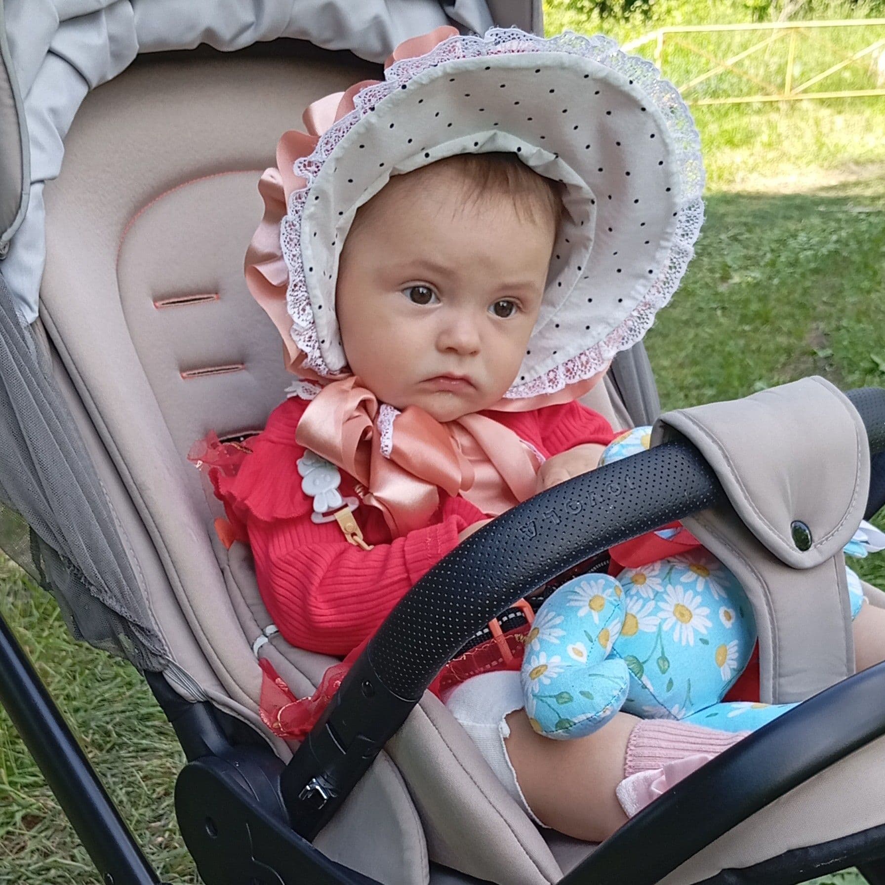 ✨сегодня гуляли по парку Ганибалов😇, мама для Елизаветы сшила кокошник, маленькая барышня❤🔥