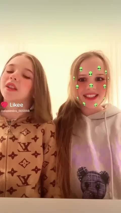 Маленькие блогеры 😀