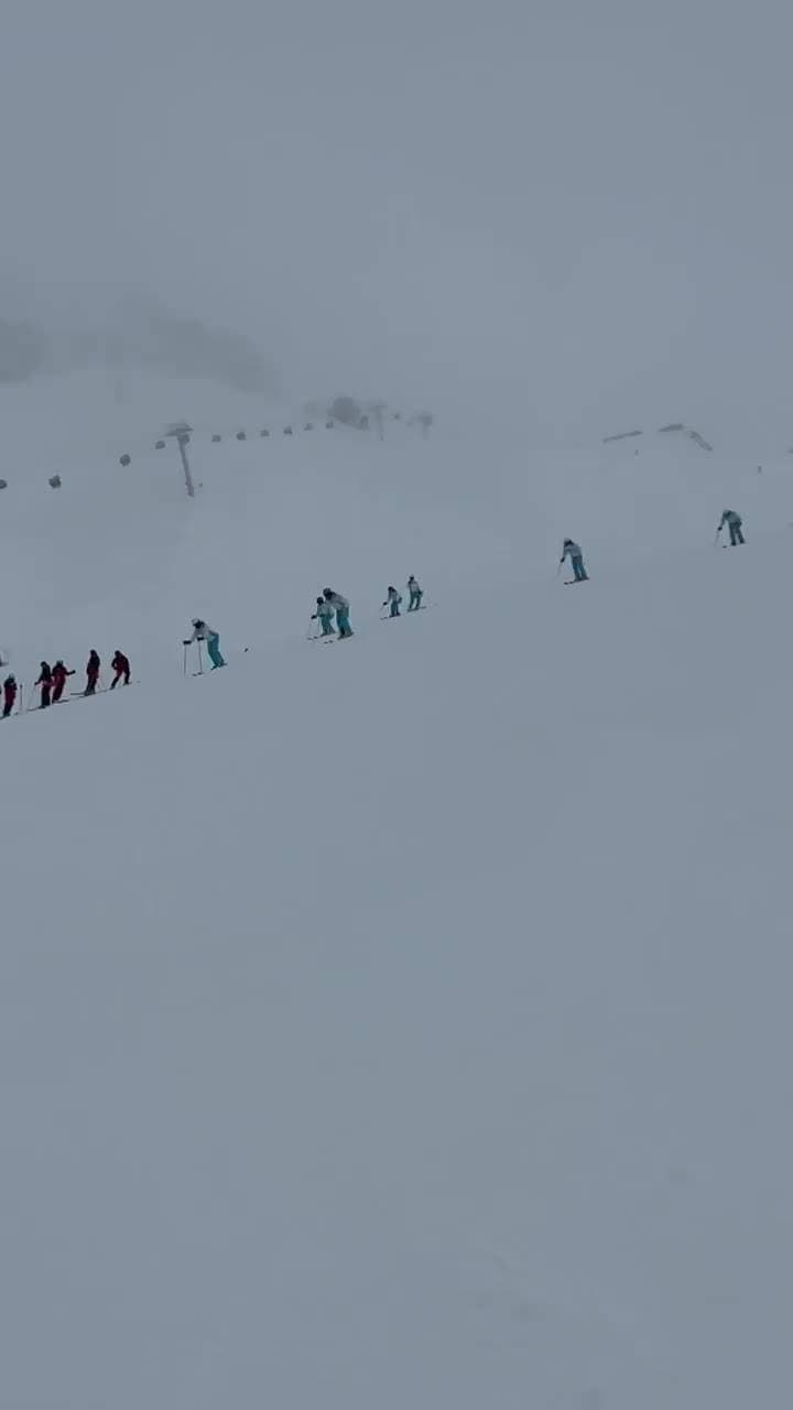 На Красной.)