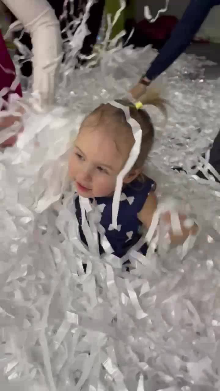 Люлблю малышовские дискотеки 😆
Сегодня поздравили нашего друга Гену с его первым днем рождения 🥳
Когда другу всего год, а он уже умеет отдыхать 😄😄😄
#дети #семья #друзья #праздник #веселье