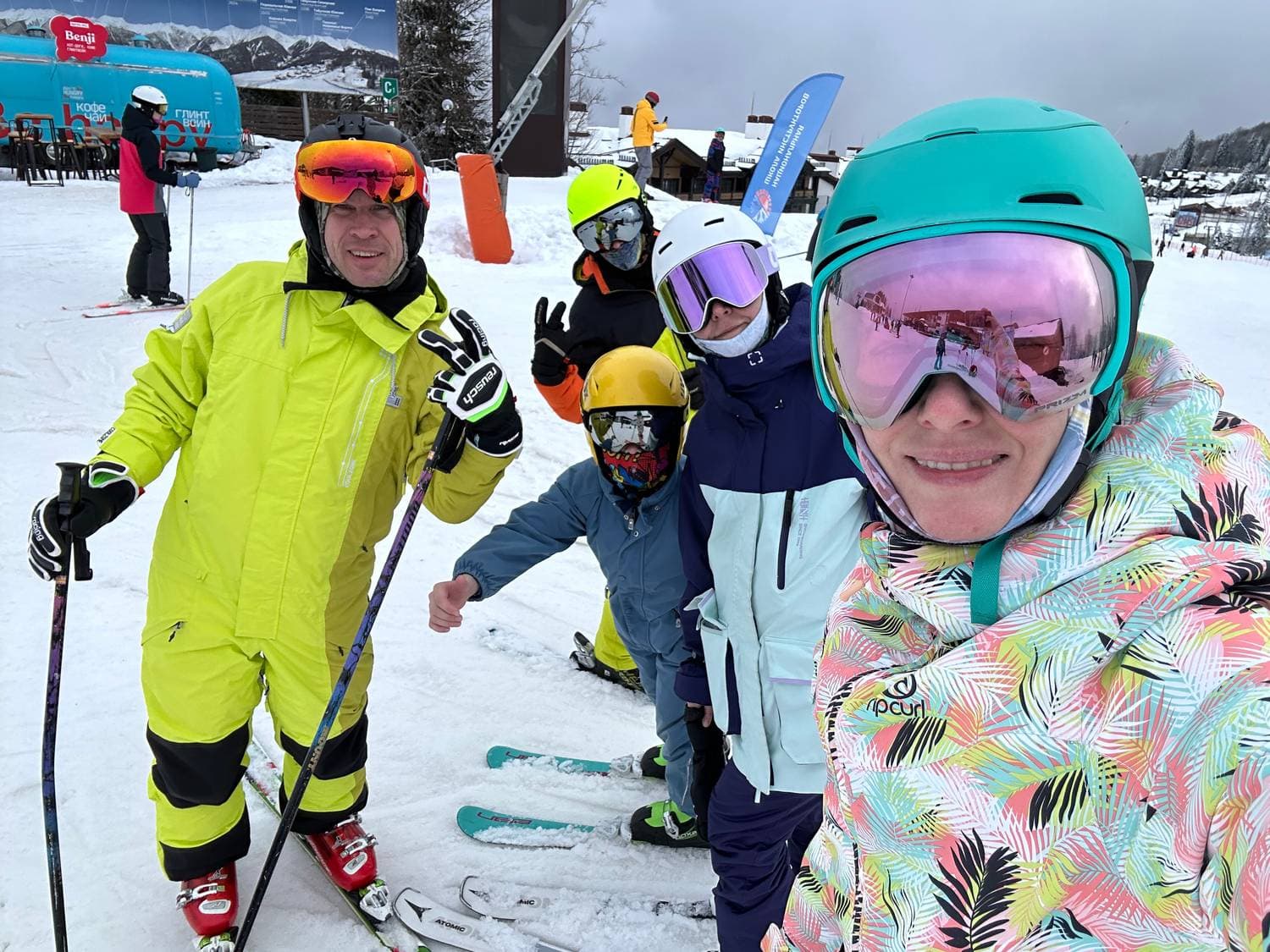 Все в сборе🙌🏼
Катаемся всей командой ⛷️