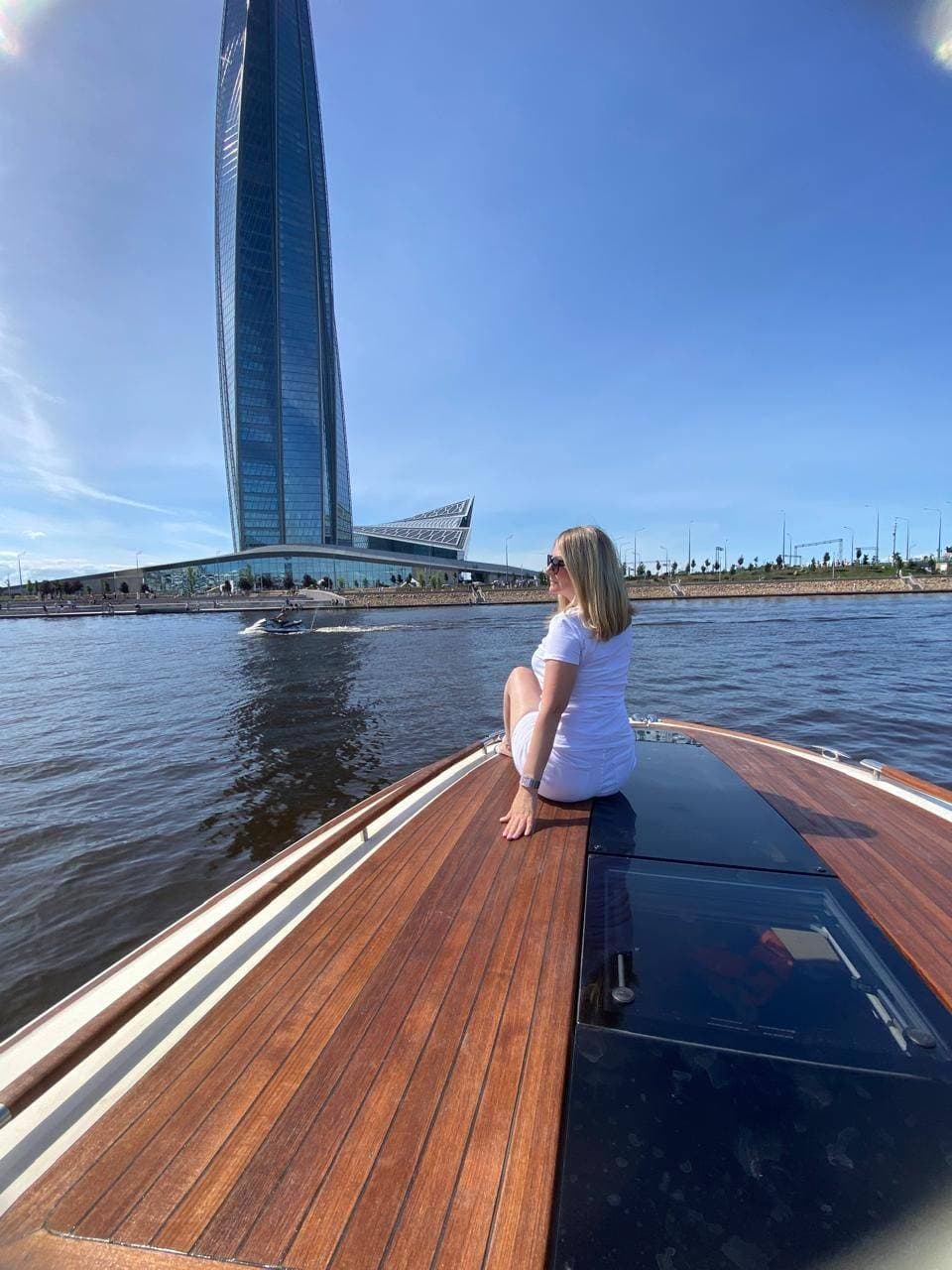 ⛵