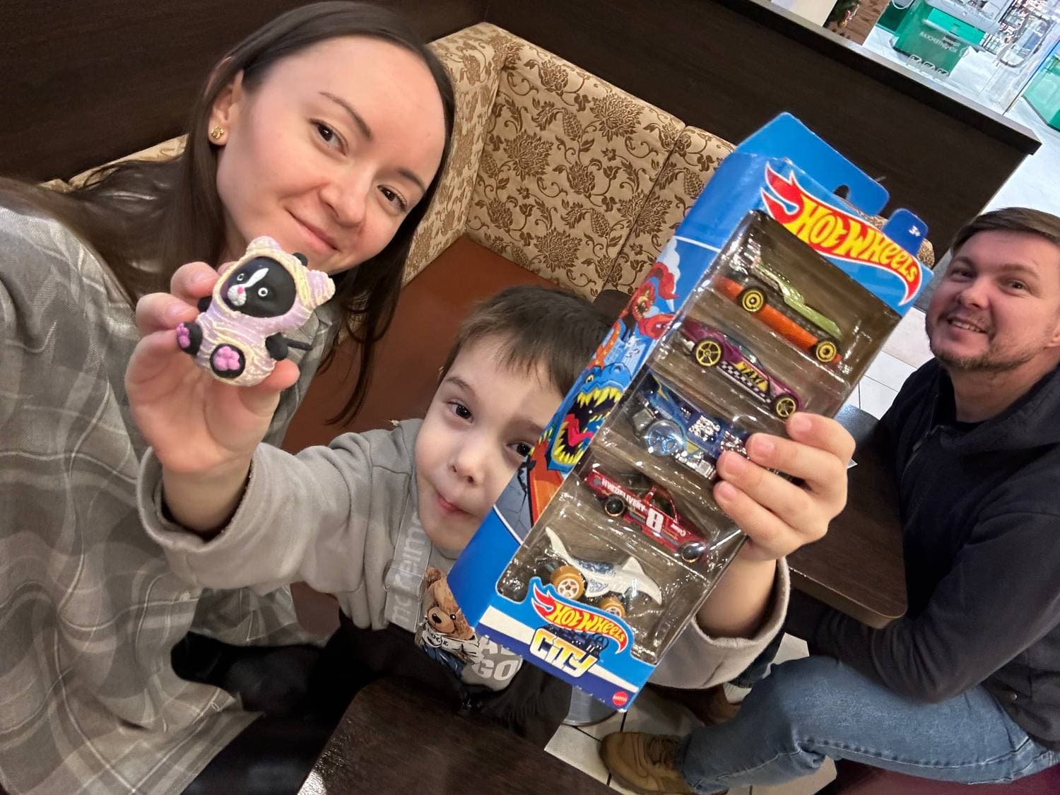 Встретились на ужине. 🥰