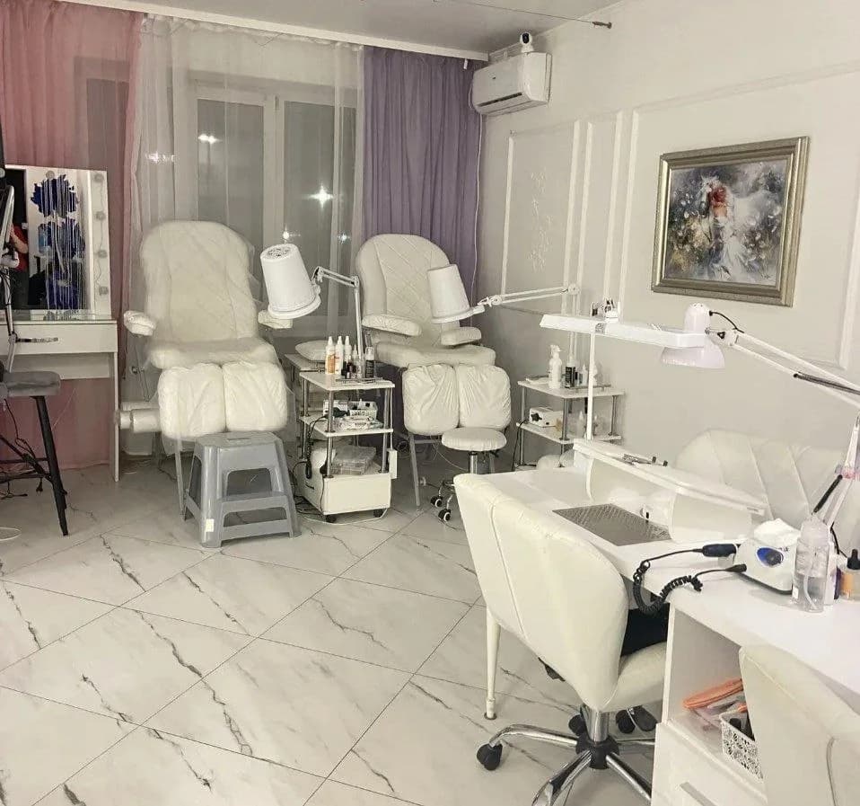EM Nails Studio