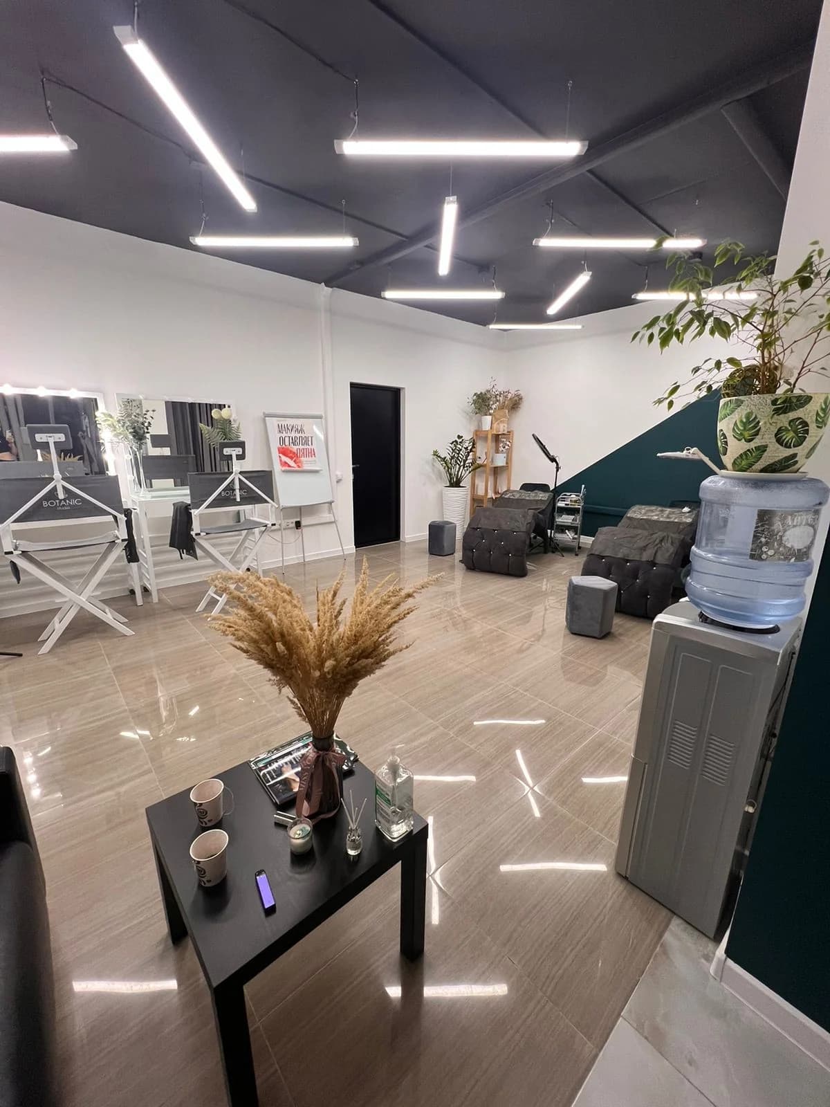 BOTANIC STUDIO
