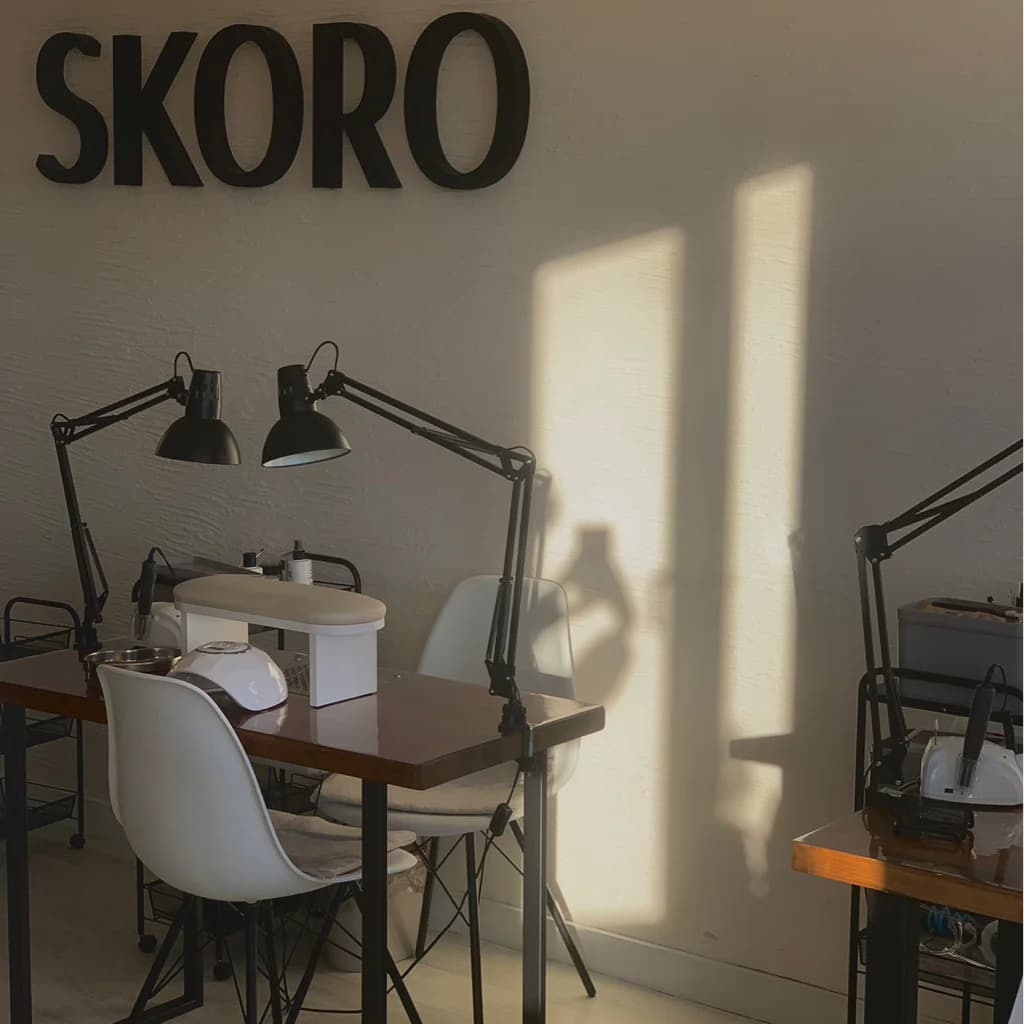 SKORO nails