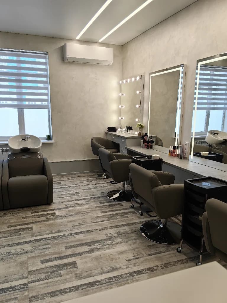 Lisa's Beauty Institut
салон красоты