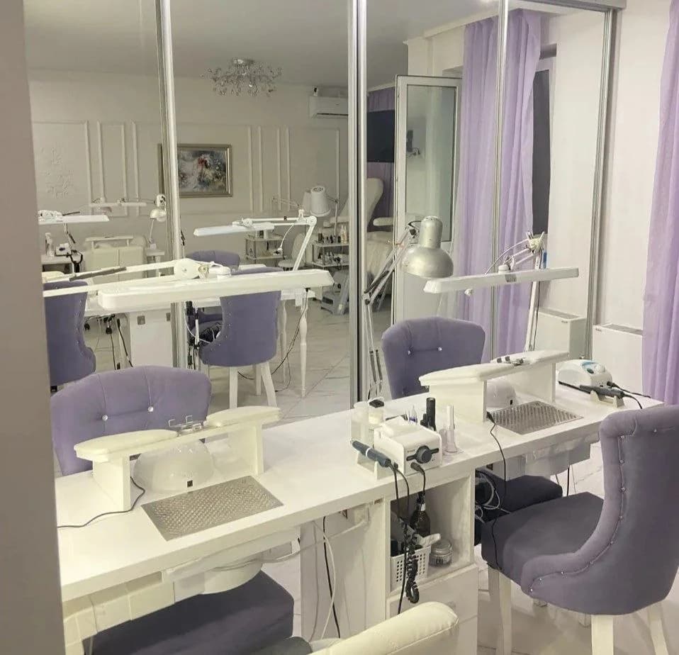 EM Nails Studio
