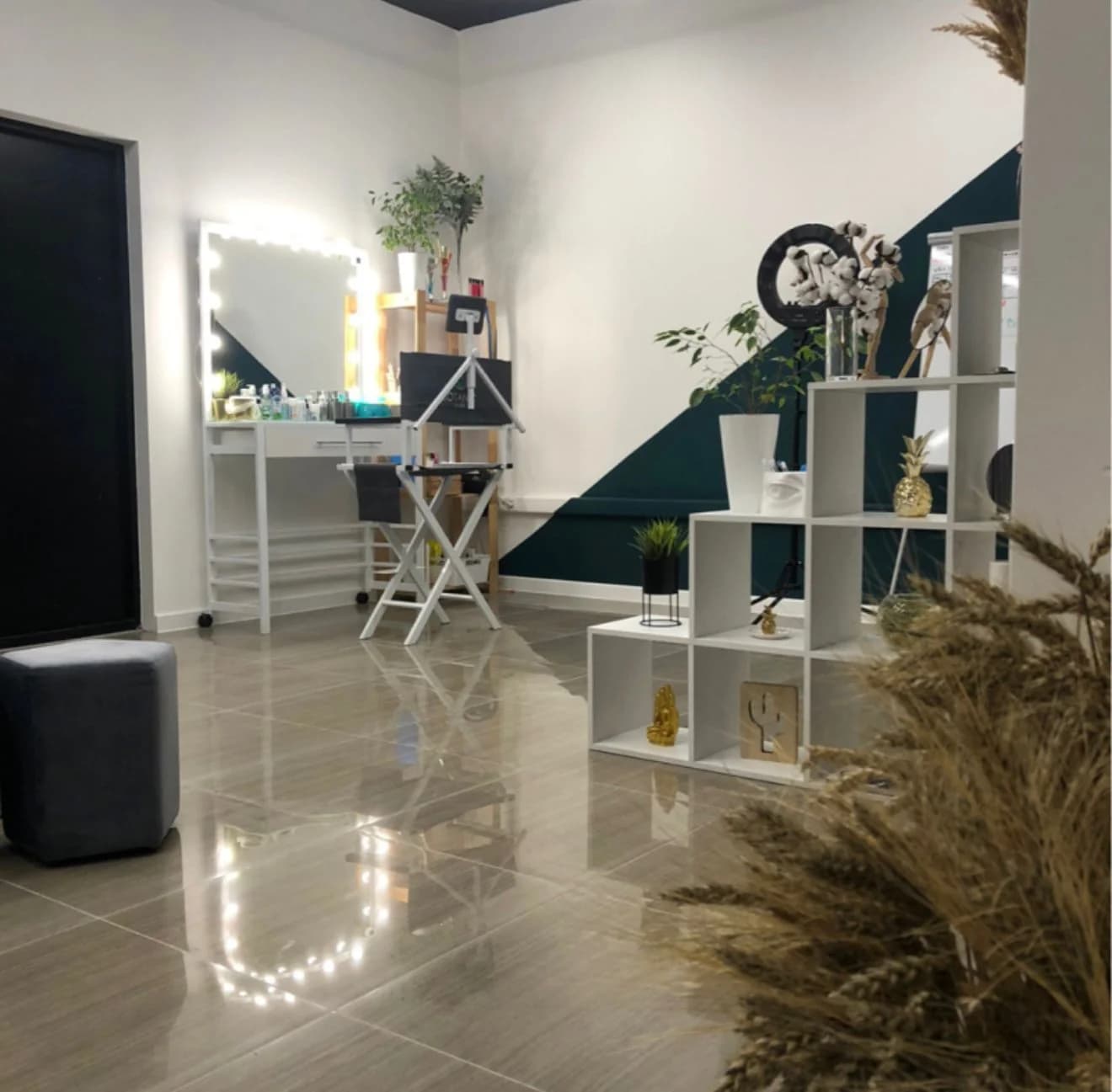 BOTANIC STUDIO