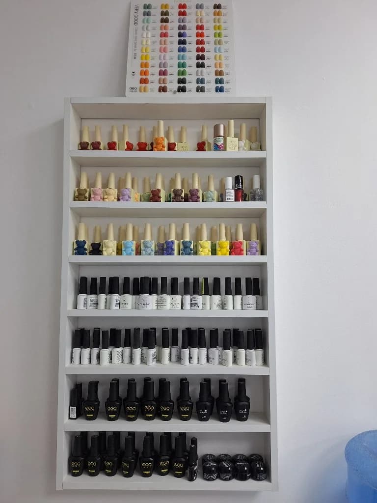 Elvina Nails