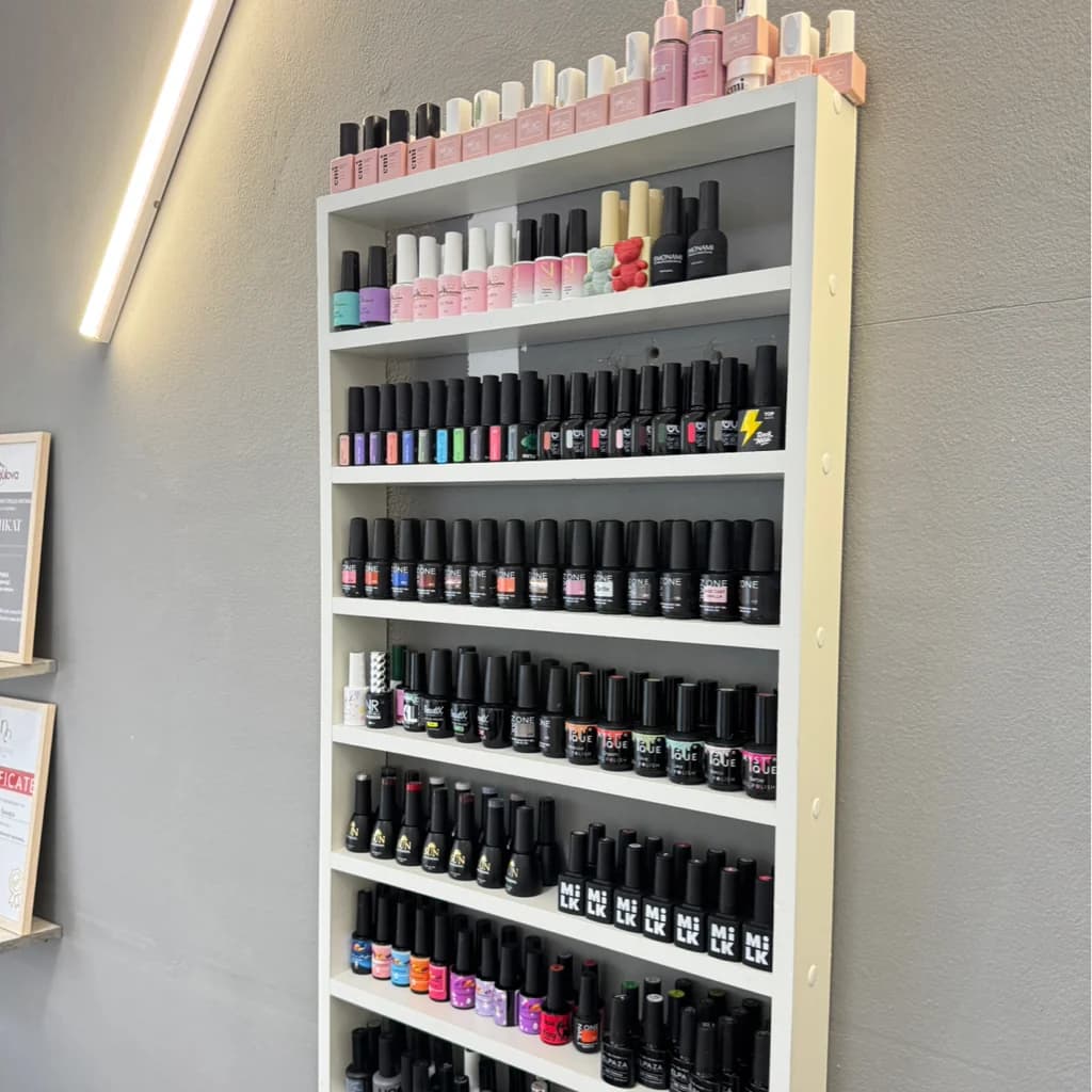 Venera_nails